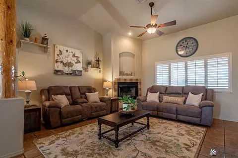 Living - 4284 S Ave 5 12 E, Yuma, AZ 85365 photo 2 of 2