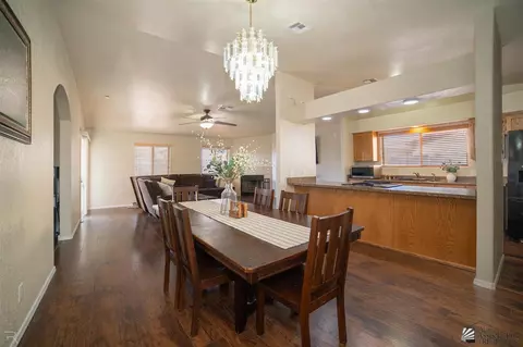 Dining - 6302 E 44th Pl, Yuma, AZ 85365 photo 2 of 2