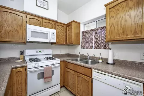 Kitchen - 10669 E 34 St, Yuma, AZ 85365 photo 2 of 3