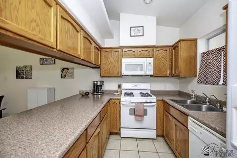 Kitchen - 10669 E 34 St, Yuma, AZ 85365 photo 1 of 3