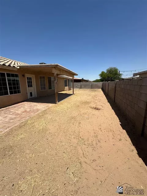 Exterior - 6271 E 45 St, Yuma, AZ 85365 photo 4 of 5