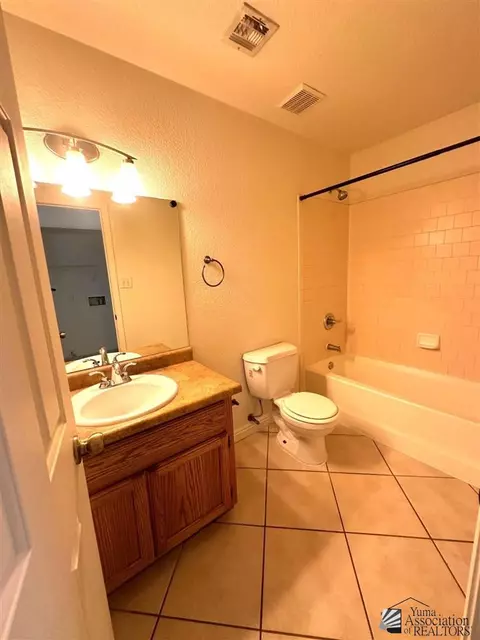 Bath - 6271 E 45 St, Yuma, AZ 85365 photo 1 of 3