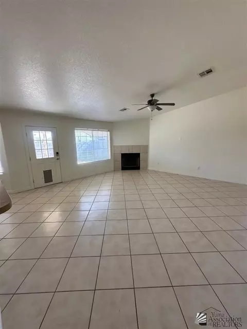 Living - 6271 E 45 St, Yuma, AZ 85365 photo 1 of 4