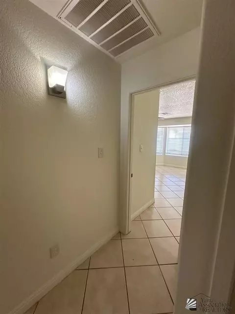 Entry Way - 6271 E 45 St, Yuma, AZ 85365 photo 2 of 2