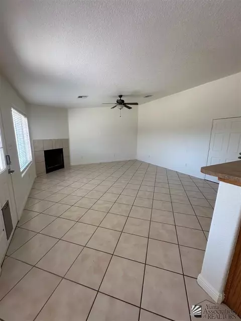 Living - 6271 E 45 St, Yuma, AZ 85365 photo 2 of 4