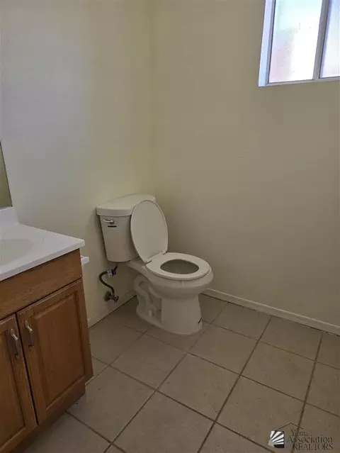 Bath - 132 E 25 Pl, Yuma, AZ 85364 photo 1 of 3