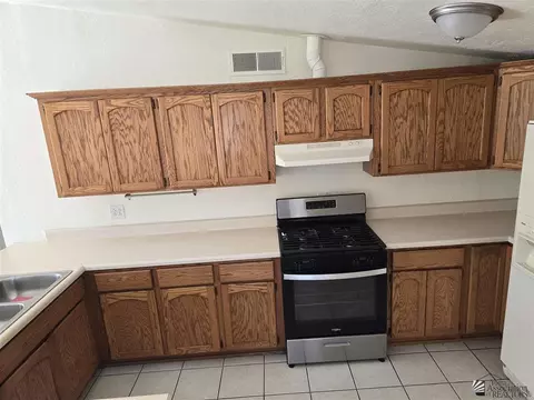 Kitchen - 132 E 25 Pl, Yuma, AZ 85364 photo 4 of 5