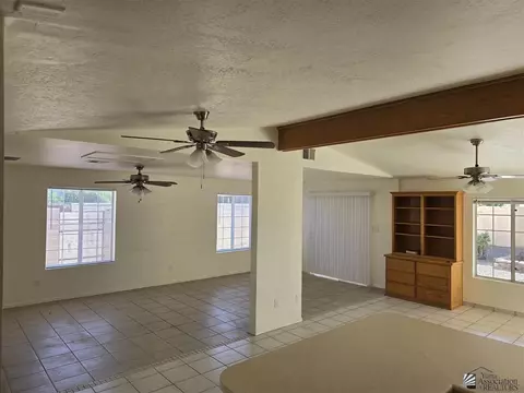 Living - 132 E 25 Pl, Yuma, AZ 85364 photo 4 of 5