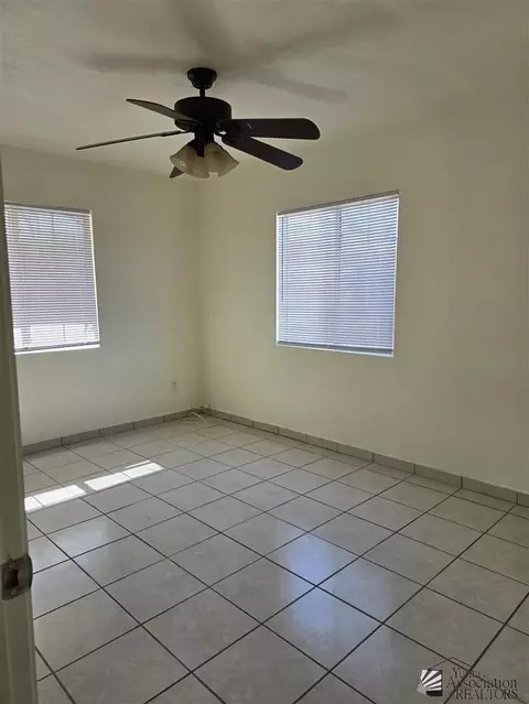 Bedroom - 132 E 25 Pl, Yuma, AZ 85364 photo 3 of 5