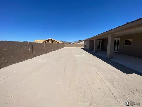 Exterior - 12172 E 35 Ln, Yuma, AZ 85367 photo 4 of 6