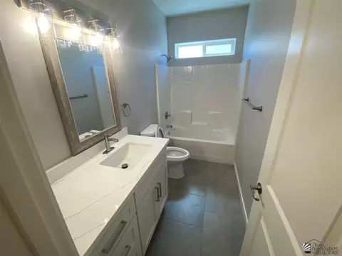 Bath - 12172 E 35 Ln, Yuma, AZ 85367 photo 4 of 4