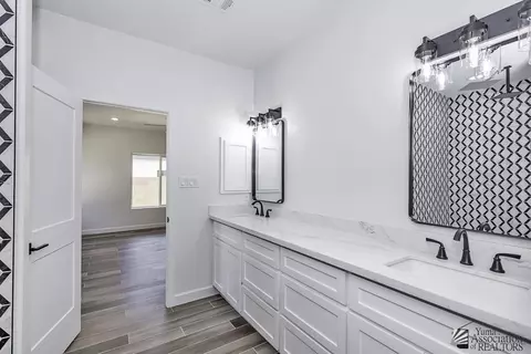 Bath - 7920 E 35 Pl, Yuma, AZ 85365 photo 2 of 6