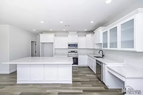 Kitchen - 7920 E 35 Pl, Yuma, AZ 85365 photo 3 of 6