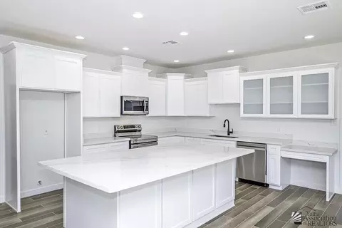 Kitchen - 7920 E 35 Pl, Yuma, AZ 85365 photo 2 of 6