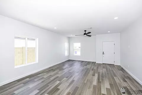 Living - 7920 E 35 Pl, Yuma, AZ 85365 photo 1 of 4