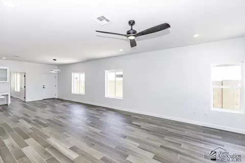 Living - 7920 E 35 Pl, Yuma, AZ 85365 photo 3 of 4
