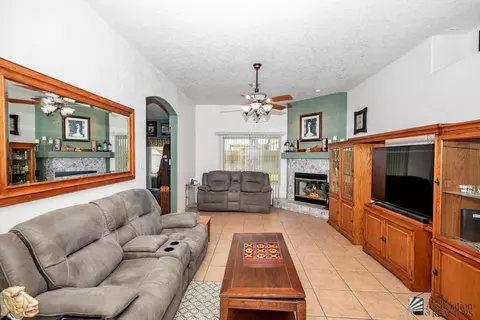 Living - 10571 E 38 Pl, Yuma, AZ 85365 photo 1 of 3