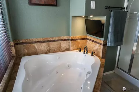 Bath - 10571 E 38 Pl, Yuma, AZ 85365 photo 3 of 3
