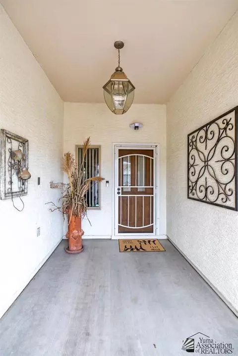 Exterior - 10571 E 38 Pl, Yuma, AZ 85365 photo 3 of 10