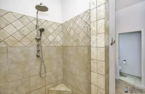 Bath - 7871 E 36 Pl, Yuma, AZ 85365 photo 3 of 3