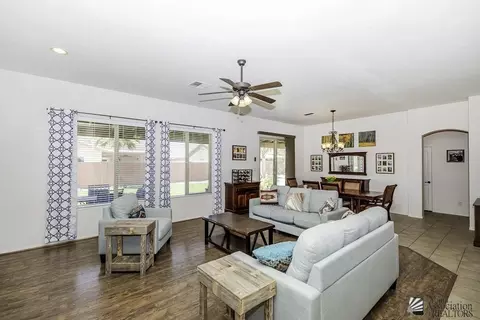 Living - 7871 E 36 Pl, Yuma, AZ 85365 photo 1 of 2