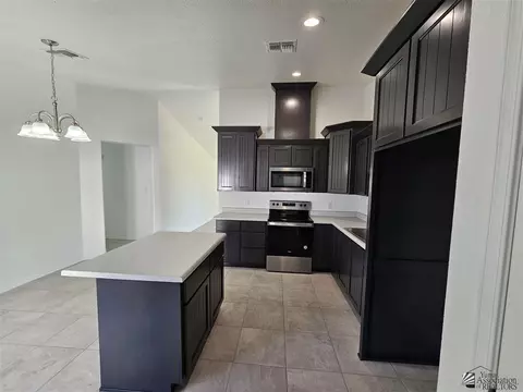 Kitchen - 4658 E Nadine St, San Luis, AZ 85349 photo 4 of 4