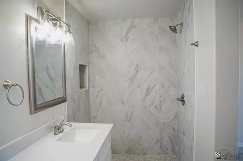 Bath - 3557 S Devane Dr, Yuma, AZ 85365 photo 6 of 6