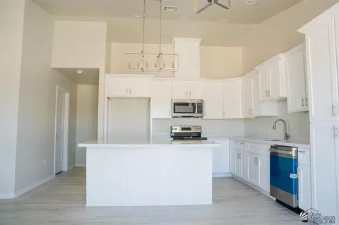 Kitchen - 3557 S Devane Dr, Yuma, AZ 85365 photo 1 of 3