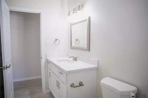 Bath - 3557 S Devane Dr, Yuma, AZ 85365 photo 1 of 6