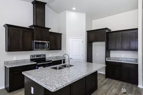 Kitchen - 13336 S 50 Dr, Yuma, AZ 85367 photo 1 of 5