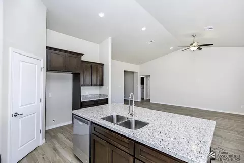 Kitchen - 13336 S 50 Dr, Yuma, AZ 85367 photo 5 of 5