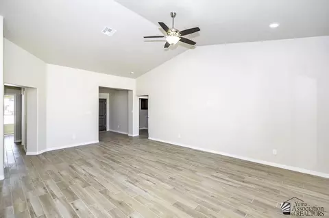 Living - 13336 S 50 Dr, Yuma, AZ 85367 photo 4 of 4
