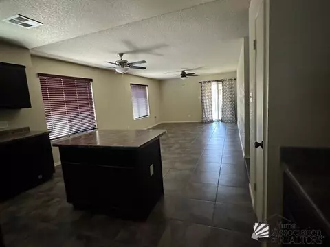 Living - 7161 E 37 St, Yuma, AZ 85365 photo 2 of 3