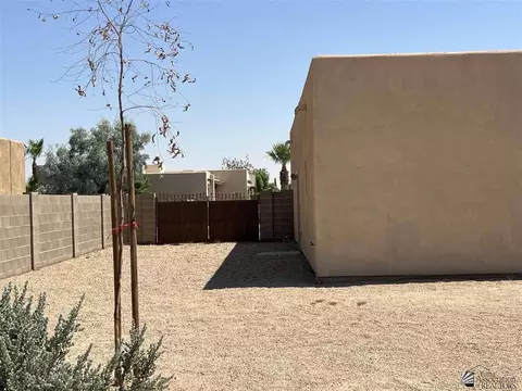 Exterior - 11670 E 24 Pl, Yuma, AZ 85367 photo 4 of 8