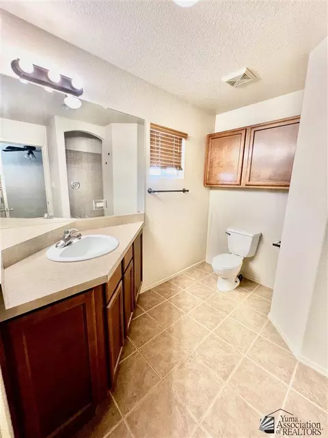 Bath - 11670 E 24 Pl, Yuma, AZ 85367 photo 1 of 4