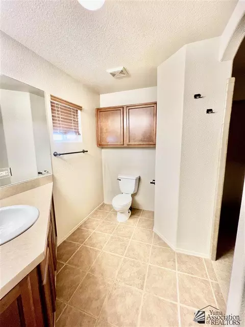 Bath - 11670 E 24 Pl, Yuma, AZ 85367 photo 2 of 4