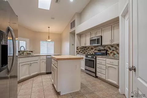 Kitchen - 8180 E 26 St, Yuma, AZ 85365 photo 2 of 2