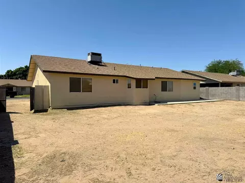 Exterior - 7176 E 24 Pl, Yuma, AZ 85365 photo 2 of 7