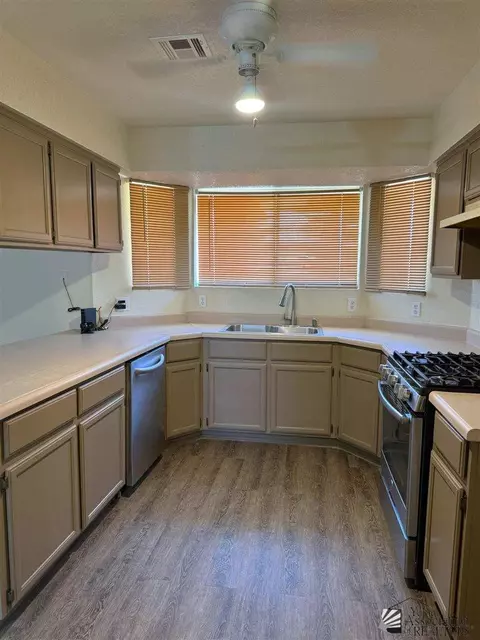 Kitchen - 7176 E 24 Pl, Yuma, AZ 85365 photo 1 of 4