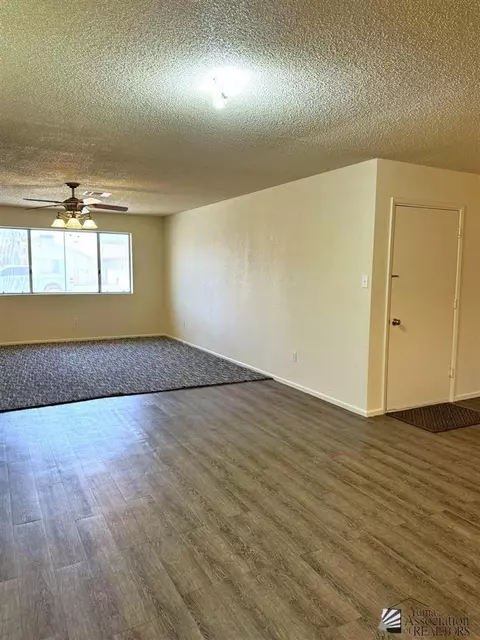 Living - 7176 E 24 Pl, Yuma, AZ 85365 photo 4 of 5
