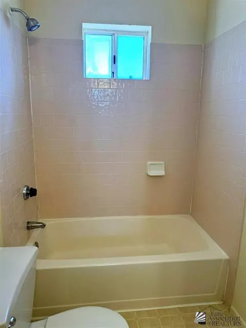 Bath - 7176 E 24 Pl, Yuma, AZ 85365 photo 2 of 3
