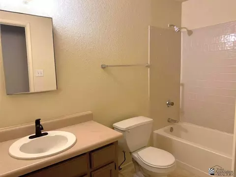 Bath - 7176 E 24 Pl, Yuma, AZ 85365 photo 3 of 3