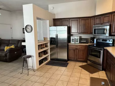 Kitchen - 14769 E 49 St, Yuma, AZ 85367 photo 2 of 4