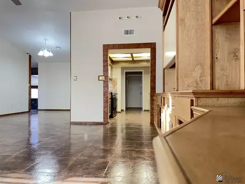 Living - 6335 E 40 Ln, Yuma, AZ 85365 photo 5 of 8