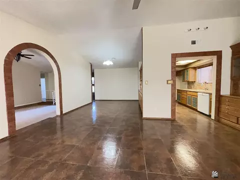 Living - 6335 E 40 Ln, Yuma, AZ 85365 photo 7 of 8