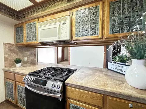 Kitchen - 6335 E 40 Ln, Yuma, AZ 85365 photo 2 of 2