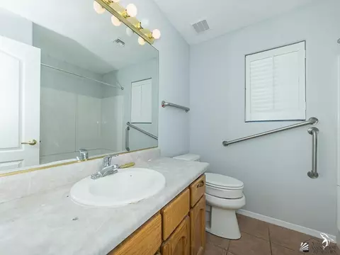 Bath - 13852 E 52 Dr, Yuma, AZ 85367 photo 1 of 2
