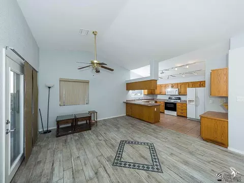 Living - 13852 E 52 Dr, Yuma, AZ 85367 photo 1 of 2