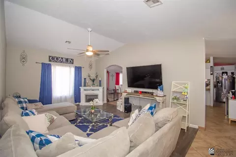 Living - 7175 E 26 St, Yuma, AZ 85365 photo 2 of 3