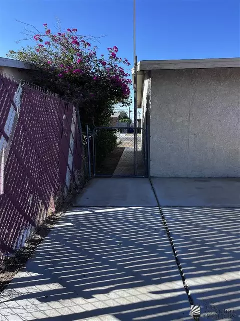 Exterior - 925 E 25 St, Yuma, AZ 85365 photo 6 of 6